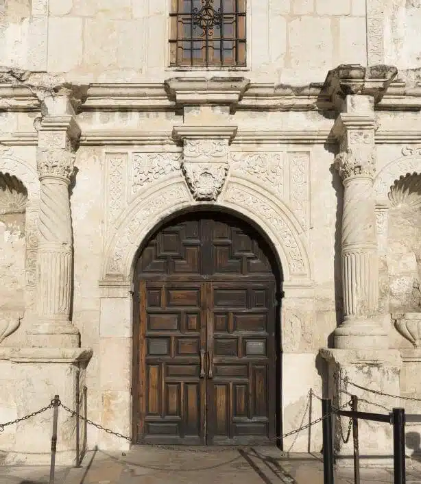 Photo of the doorway to the Alamo